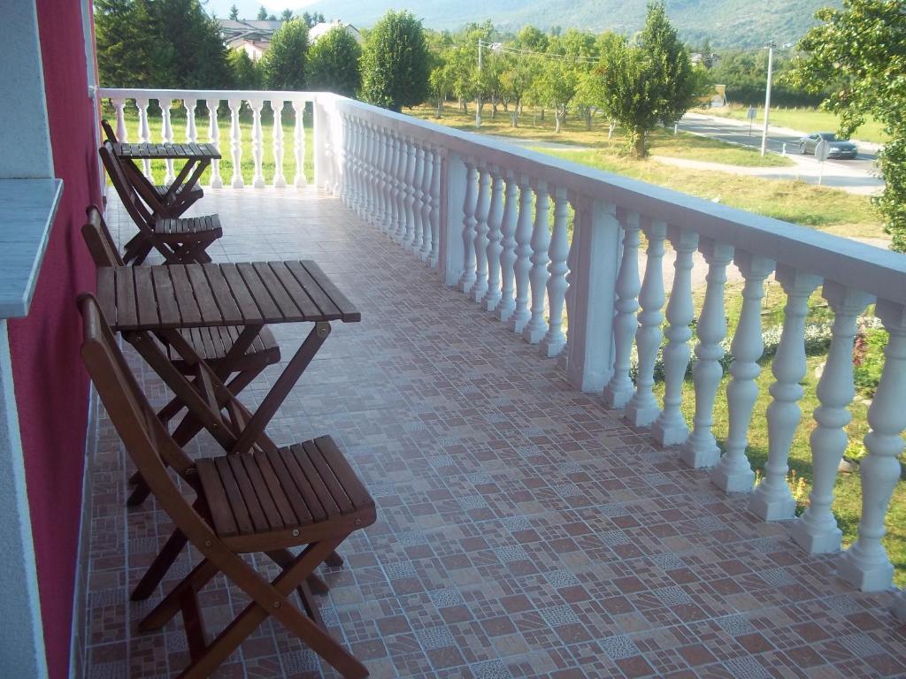 House Rapo Hotel Korenica Kültér fotó