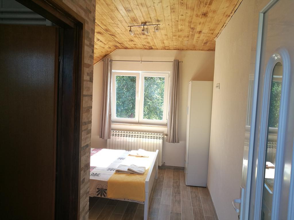 House Rapo Hotel Korenica Kültér fotó